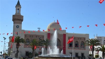 الدورة الأولى لتظاهرة النجم الذهبي بصفاقس تكرم ثلة من مثقفي ومبدعي الجهة