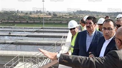 محافظ القليوبية: محطة الصرف الصحي بالجبل الأصفر تخدم أكثر من نصف سكان القاهرة..ورفع 800 طن أتربة من أمامها (صور)