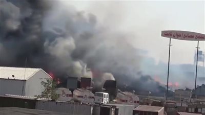 ميليشيا الحوثي تحرق مصانع المدنيين في الحديدة