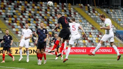 إنجلترا تهدد مرمي كرواتيا بفرصة ثلاثية (فيديو)