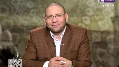 داعية إسلامي يكشف حكم صناعة الحلوى على شكل جمل أو عروسة (فيديو)