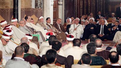 من داخل جامع الزيتونة.. السبسي والشاهد يحتفلان بذكرى المولد النبوي الشريف (صور)