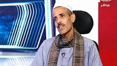 بعد عرضه فيديو لخطيب مسجد يبيع عرقسوس..