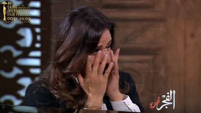 شاهد.. حلا شيحة تنهار بالبكاء وتطلب الخروج لفاصل اضطراري (فيديو)