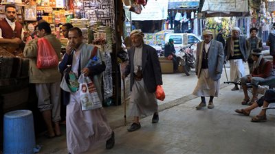 فعاليات حوثية بمناطق يمنية.. ابتزاز وإنفاق الملايين