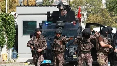 تركيا تعتقل 142 جنديا للاشتباه في صلتهم بالانقلاب