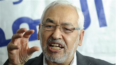 الغنوشي يعتذر من الوزراء الذين تخلى عنهم الشاهد