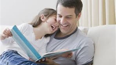 نقاط هامة على الأب معرفتها لتربية ابنته بطريقة صحيحة