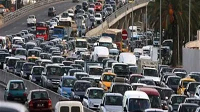 كثافات مرورية في اتجاه محور المشير بسبب أعمال صيانة