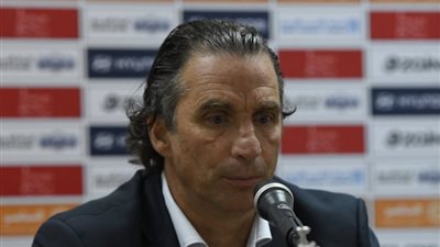 مدرب السعودية يواجه أزمة كبيرة