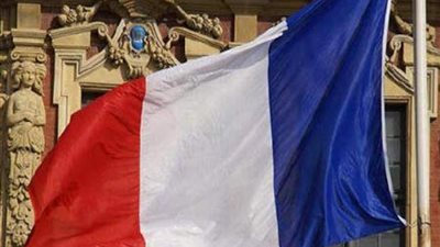 الحكومة الفرنسية تتوعد بموقف حازم مع تواصل الاحتجاجات