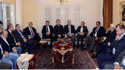 الأسد يعزّي بوزير الدفاع السوري الأسبق