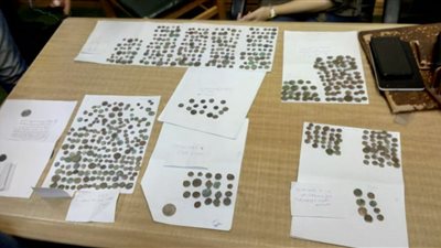 ضبط 620 عملة أثرية قبل تهريبها خارج البلاد 