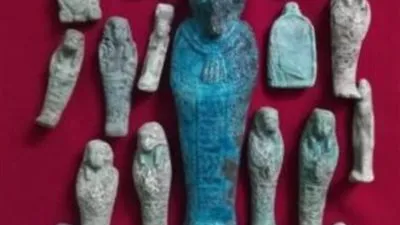 مصر تسترد 26 قطعة أثرية كانت معروضة للبيع في سويسرا 