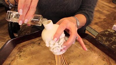 هكذا يمكنكِ صناعة العطور بمكونات بسيطة في المنزل