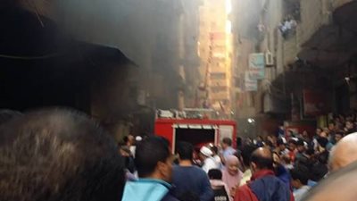 عاجل.. حريق هائل بجراج بمنطقة الملكة في فيصل (صور) 