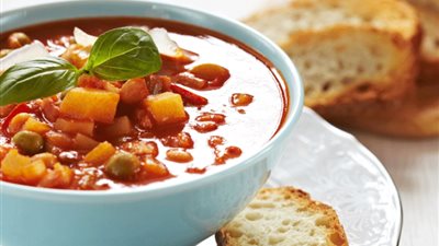 طريقة تحضير شوربة خضار بالطماطم 