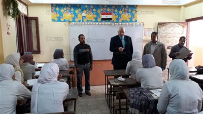 مدير التعليم الفني بالقليوبية يتفقد امتحانات تنمية المهارات وقياس المستوى للطلاب (صور)