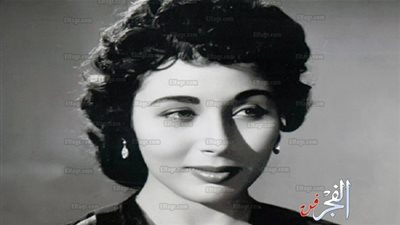 لبنى عبد العزيز تكشف كواليس دخولها مجال الفن