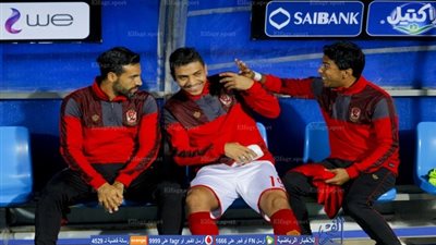  مالم تنقله الكاميرات.. شاهد مداعبات بدلاء الأهلي قبل مواجهة المقاولون!