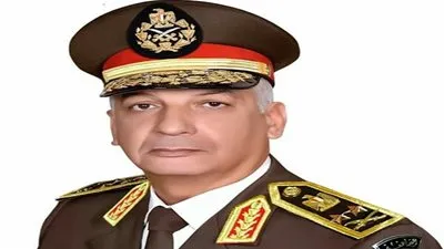 وزير الدفاع يشهد المرحلة الرئيسية للتدريب البحري الجوي 