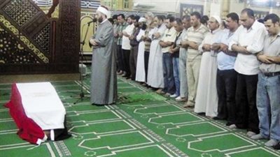 الجنازة حارة والميت 