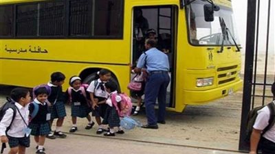 التحقيق في بلاغ ولية أمر تلميذة يتهم 