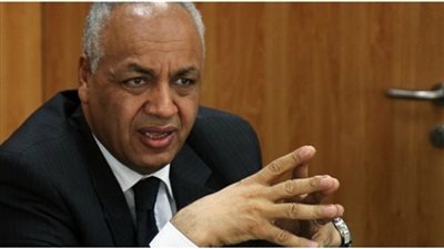 مصطفى بكري لوزير قطاع الأعمال: 