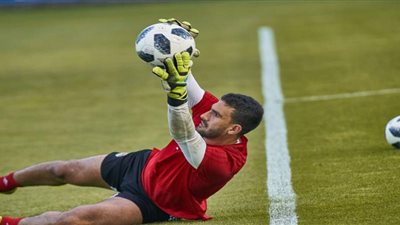 محمد عواد يوضح حقيقة مفاوضات الأهلي معه