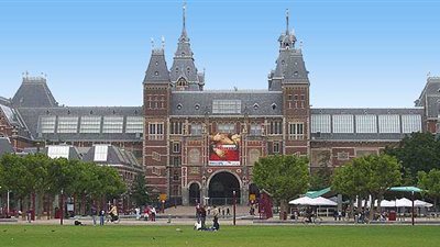 مراهق يسرق أثر مصري قديم من متحف أمستردام (فيديو)