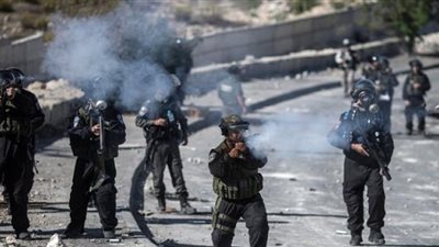 مواجهات بين الفلسطينيين وجيش الاحتلال شرق غزة