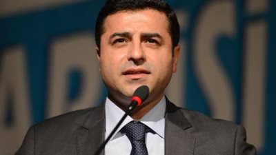  محكمة تركية تقضي باستمرار حبس صلاح الدين دمرداش