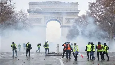 الشرطة الفرنسية تستهدف متظاهري 