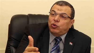 وزير القوى العاملة: 