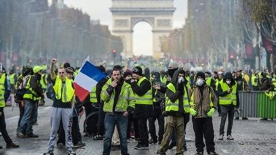 الشرطة الفرنسية: إصابة 133 خلال الاحتجاجات واعتقال 412 شخصا
