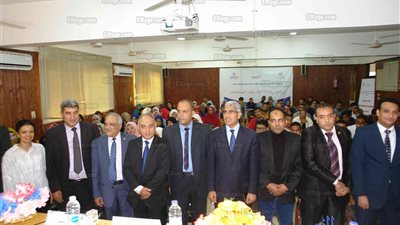 تدريب 100 من طلاب كليتي الزراعة والطب البيطري على 