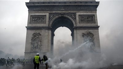 فرنسا تعلن تكلفة الأضرار الجسيمة التي لحقت بقوس النصر 