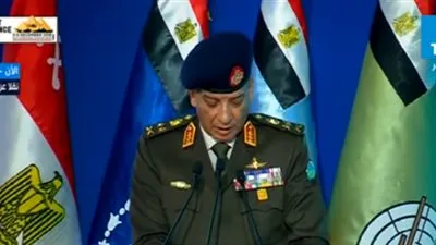 وزير الدفاع: الجيش المصري هو أعظم من تحدى المخاطر  