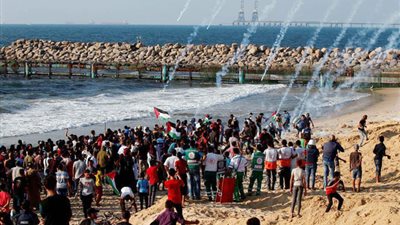 إصابة 47 فلسطينيا في مواجهات مع القوات الإسرائيلية على الحدود البحرية لقطاع غزة