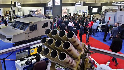 أسلحة لفتت الأنظار في معرض 