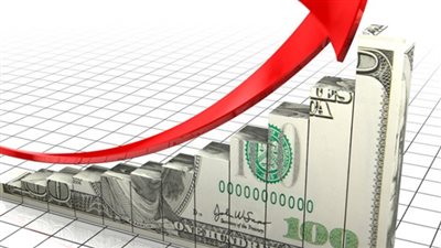 الدولار الجمركي ومدى تأثيره على جذب الاستثمارات..وخبراء: القرار يساعد على تشجيع الصناعة المحلية