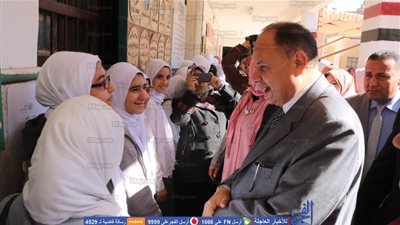 محافظ الفيوم يتابع أعمال حملة مسح فيروس سي لطلاب الثانوي (فيديو وصور)