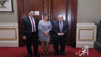 وصول مصطفى الفقي لحفل توقيع مذاكرات عادل حمودة (صور)