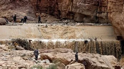 الأردن يعلق دوام المدارس في الجنوب بسبب سوء الطقس