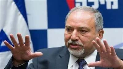 ليبرمان ينتقد العملية العسكرية على الحدود اللبنانية ـ الإسرائيلية