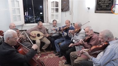 موسيقيون ينتمون لزمن الفن الجميل يتجمعون شهريًا لعزف أجمل الألحان 