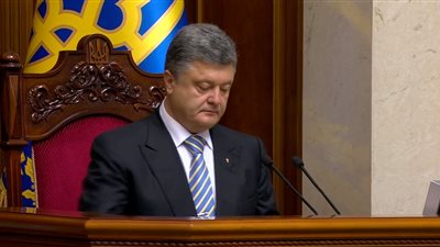 الرئيس الأوكراني يدعو الغرب لإغلاق الموانئ أمام السفن الروسية