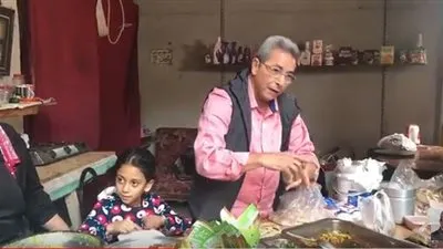 محمود سعد يبيع 