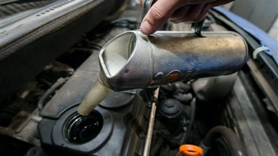 لماذا يجب تغيير فلتر الهواء وزيت المحرك معا؟