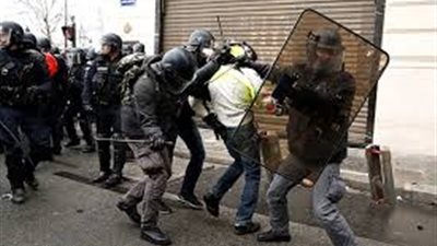 الشرطة الفرنسية توقف ألف شخص خلال تظاهرات 